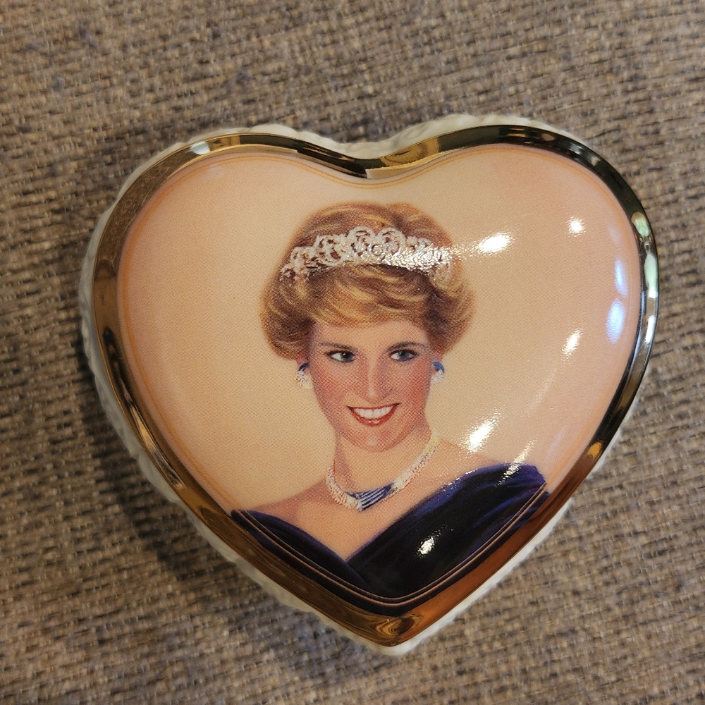 Ardleigh Elliott Princess Diana Music Box.